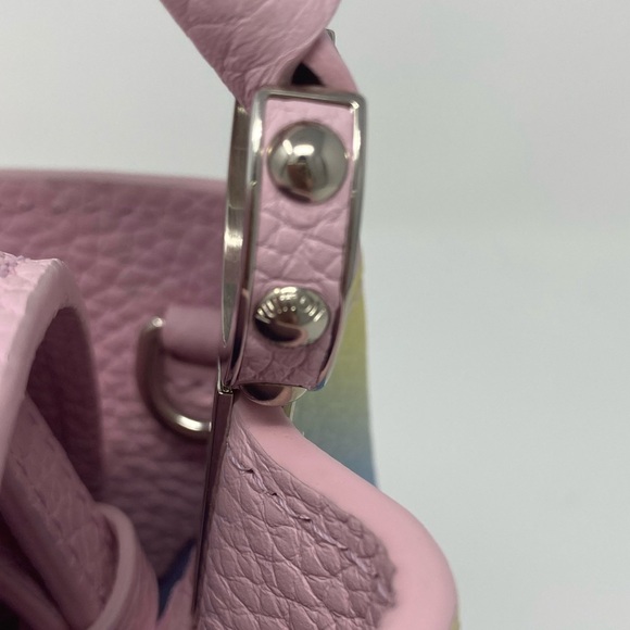 Louis Vuitton Capucines Mini - Picture 5 of 14